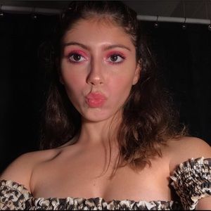 Meet your Posher, Kayla